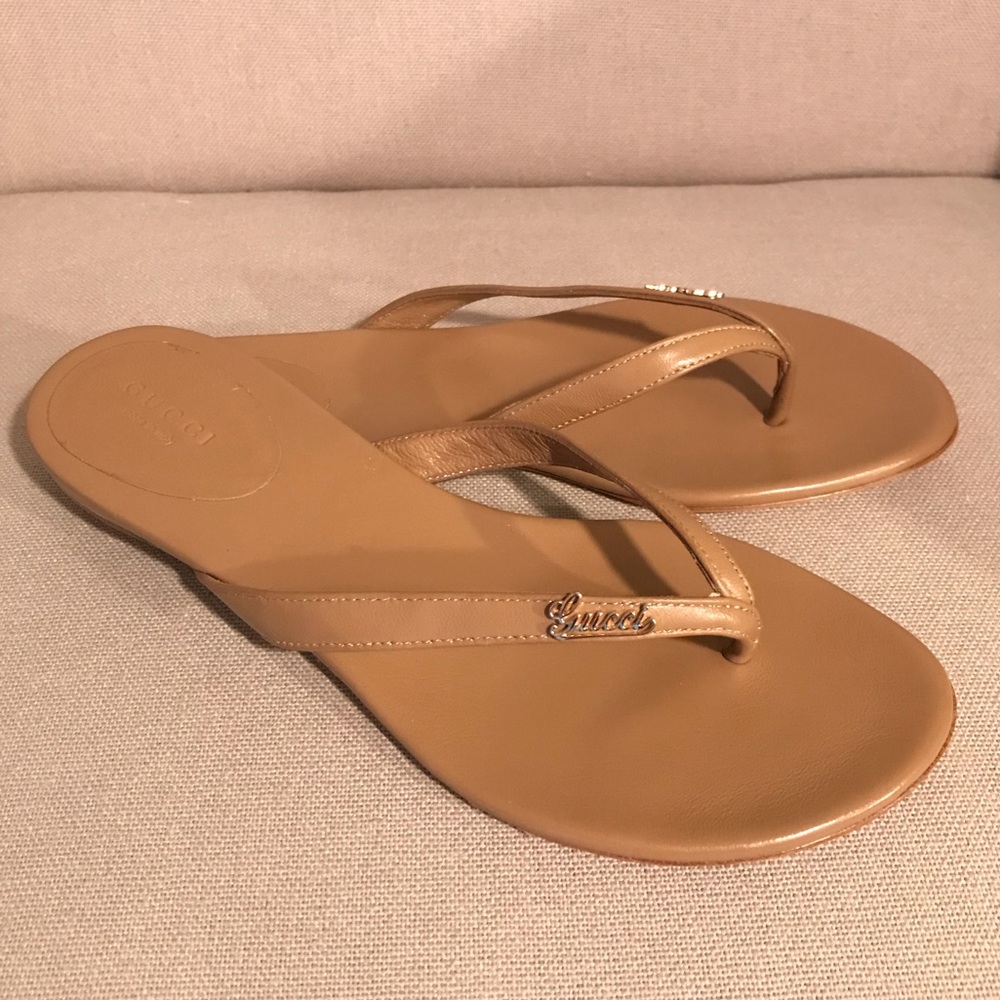 Gucci flip flops thong sandals 100% Authentic